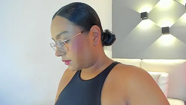 ellamontoya online show from 13, 9, 2025