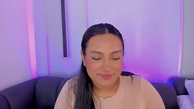 ellamontoya online show from 10, 11, 2025