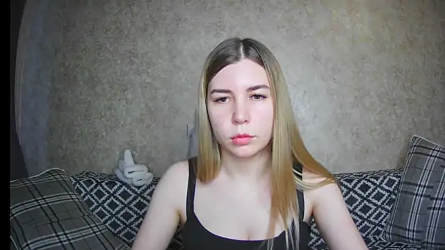 Snapshot of ElllaNuar chatting on 16, 12, 2024 ElllaNuar online show from 16, 12, 2024