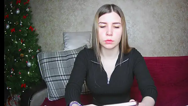 Snapshot of ElllaNuar chatting on 14, 1, 2025 ElllaNuar online show from 14, 1, 2025