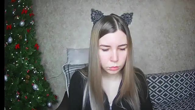 Snapshot of ElllaNuar chatting on 24, 1, 2025 ElllaNuar online show from 24, 1, 2025