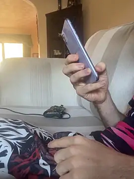 EE123458 online show from 17, 11, 2025