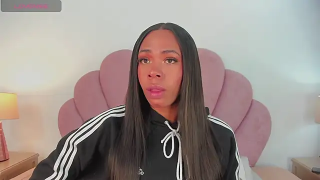 Nicole Paradise online show from 15, 2, 2025