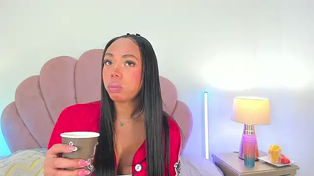 Nicole Paradise online show from 18, 12, 2025