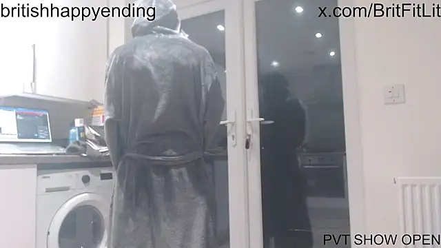 Snapshot of BritishHappyEnding chatting on 15, 12, 2024 BritishHappyEnding online show from 15, 12, 2024