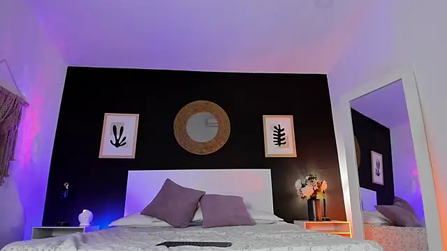 Snapshot of VioletPaket chatting on 11, 11, 2025 VioletPaket online show from 11, 11, 2025