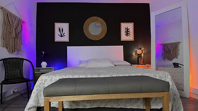 Snapshot of VioletPaket chatting on 23, 11, 2025 VioletPaket online show from 23, 11, 2025