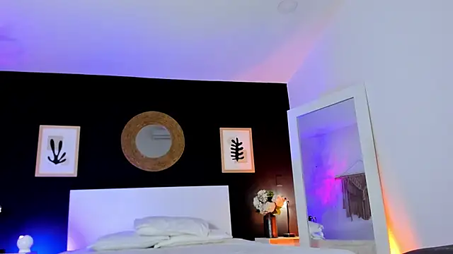 Snapshot of VioletPaket chatting on 5, 12, 2025 VioletPaket online show from 5, 12, 2025