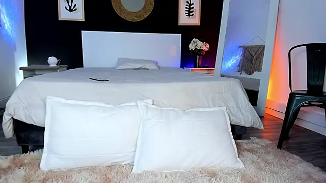 Snapshot of VioletPaket chatting on 6, 1, 2026 VioletPaket online show from 6, 1, 2026