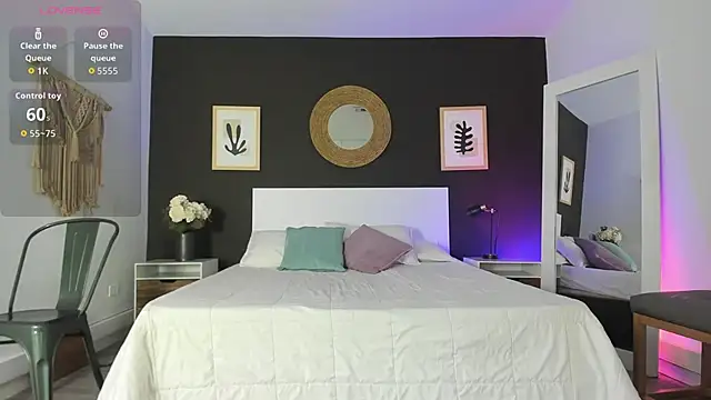 Snapshot of VioletPaket chatting on 5, 2, 2026 VioletPaket online show from 5, 2, 2026