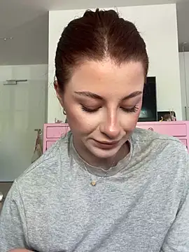 Mia-Minou online show from 26, 4, 2026