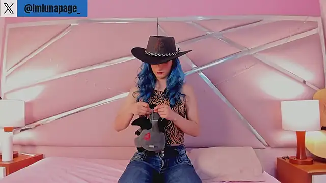 Snapshot of Lunapage chatting on 26, 2, 2025 Lunapage online show from 26, 2, 2025