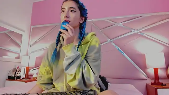 Snapshot of Lunapage chatting on 10, 3, 2025 Lunapage online show from 10, 3, 2025