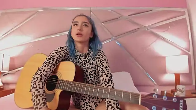 Snapshot of Lunapage chatting on 21, 3, 2025 Lunapage online show from 21, 3, 2025