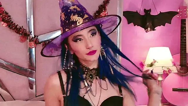 Snapshot of Lunapage chatting on 14, 10, 2025 Lunapage online show from 14, 10, 2025