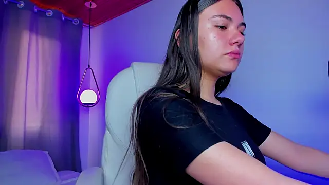 mia nevaeh online show from 6, 2, 2026