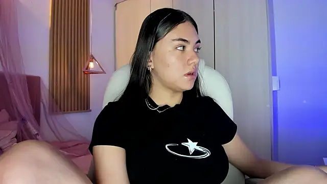 mia nevaeh online show from 26, 2, 2026