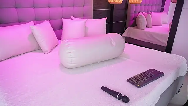 Bella TS  online show from 7, 2, 2025