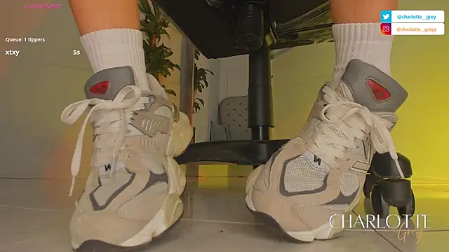 charlotte  grey online show from 10, 11, 2025