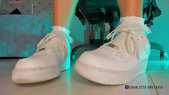 charlotte  grey online show from 9, 1, 2026