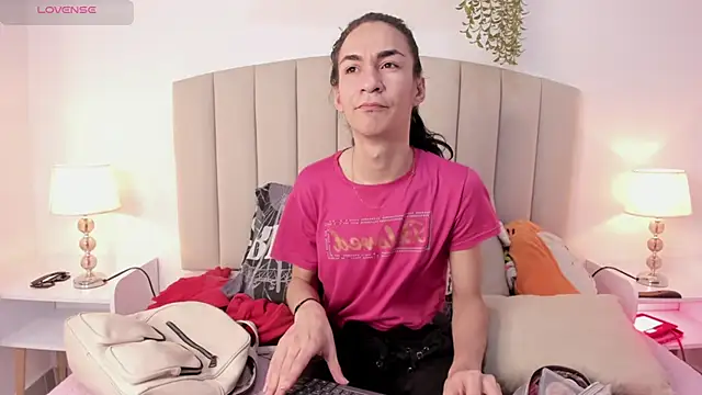 Snapshot of Mia_thompson_19 chatting on 24, 10, 2025 Mia thompson 19 online show from 24, 10, 2025