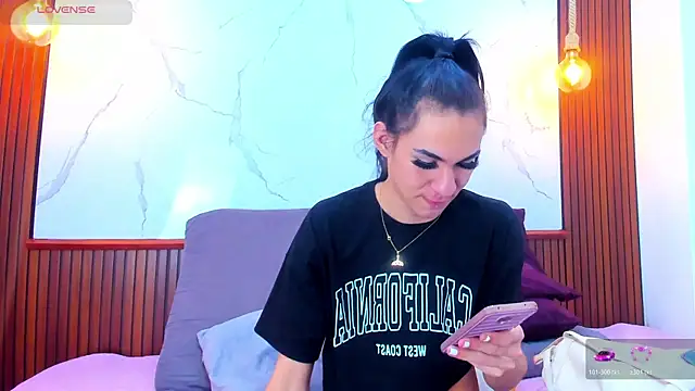 Snapshot of Mia_thompson_19 chatting on 14, 11, 2025 Mia thompson 19 online show from 14, 11, 2025