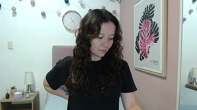 Snapshot of lanna_1878 chatting on 7, 7, 2026 lanna 1878 online show from 7, 7, 2026