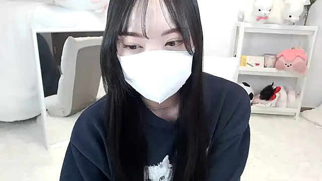 Snapshot of momo_room chatting on 26, 4, 2026 momo room online show from 26, 4, 2026