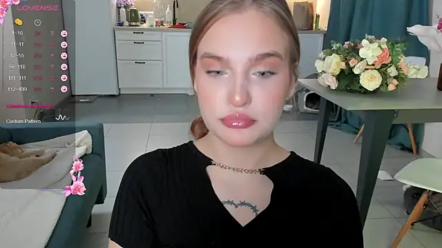 CarolineLovers online show from 3, 12, 2024