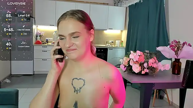 CarolineLovers online show from 5, 12, 2024