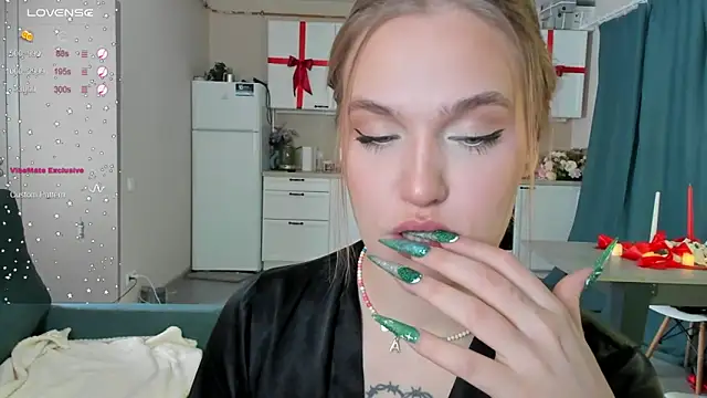 CarolineLovers online show from 24, 12, 2024