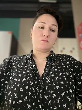 Snapshot of ZhenjaPoledance chatting on 7, 2, 2026 ZhenjaPoledance online show from 7, 2, 2026