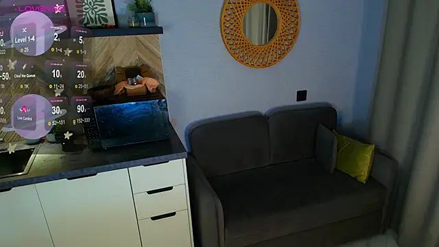 Hannah Carr online show from 19, 7, 2026