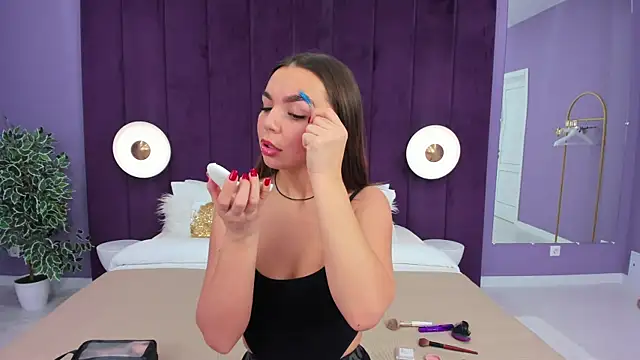 CamillaLarson online show from 25, 2, 2025