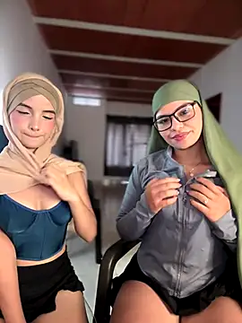 Snapshot of lalilamassu1 chatting on 29, 10, 2025 lalilamassu1 online show from 29, 10, 2025