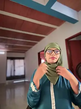 Snapshot of lalilamassu1 chatting on 6, 11, 2025 lalilamassu1 online show from 6, 11, 2025