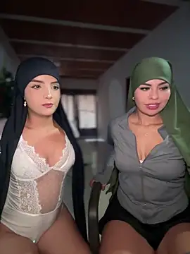 Snapshot of lalilamassu1 chatting on 19, 12, 2025 lalilamassu1 online show from 19, 12, 2025