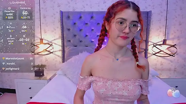 Snapshot of MiaWinx chatting on 28, 1, 2025 MiaWinx online show from 28, 1, 2025