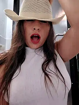 GatitaXD27 online show from 13, 9, 2025