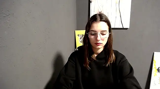 lady olivia  online show from 9, 12, 2024