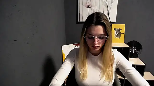 lady olivia  online show from 11, 5, 2026