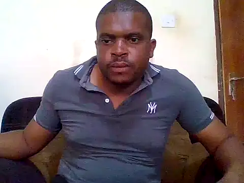 Snapshot of lui_cuuty chatting on 2, 10, 2025 lui cuuty online show from 2, 10, 2025