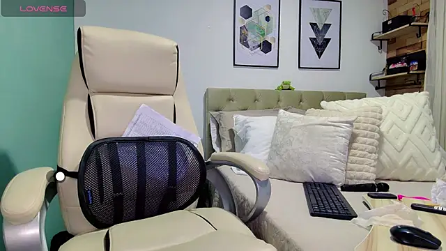 yanella fire online show from 10, 2, 2025