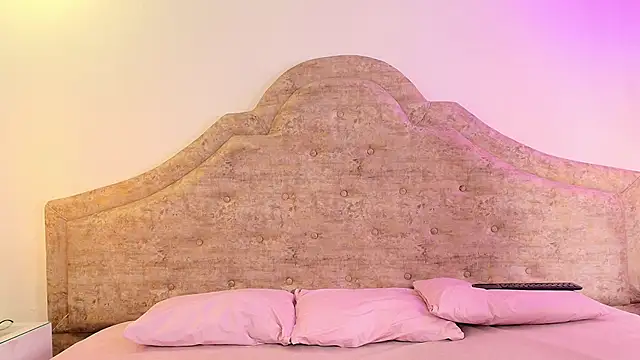 Victoria Adams14 online show from 17, 9, 2025