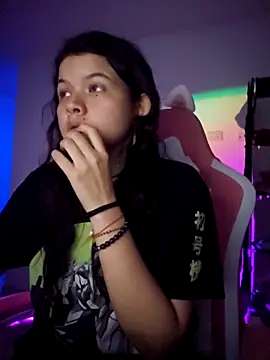 azumiichan online show from 8, 3, 2025