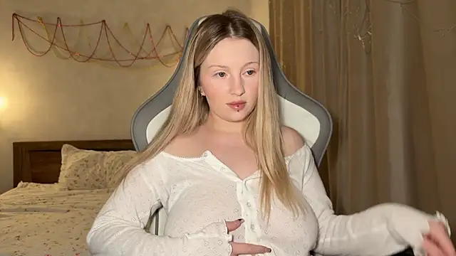 Snapshot of x_ivy_x chatting on 6, 1, 2026 x ivy x online show from 6, 1, 2026