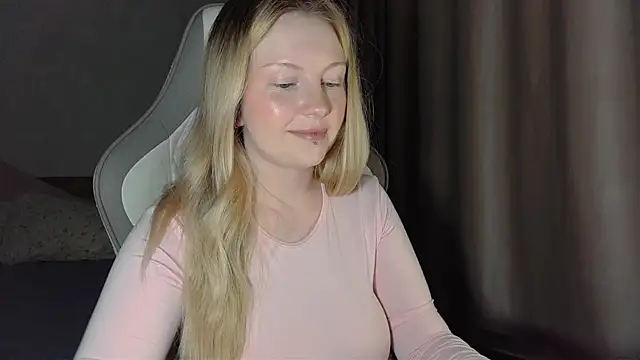 Snapshot of x_ivy_x chatting on 14, 4, 2026 x ivy x online show from 14, 4, 2026