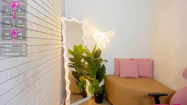 Chiara tay online show from 6, 2, 2025