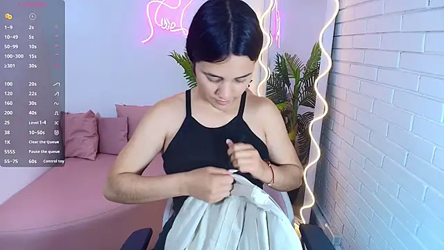 Chiara tay online show from 11, 3, 2025