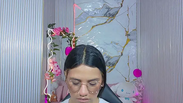Snapshot of Chiara_tay chatting on 9, 6, 2026 Chiara tay online show from 9, 6, 2026